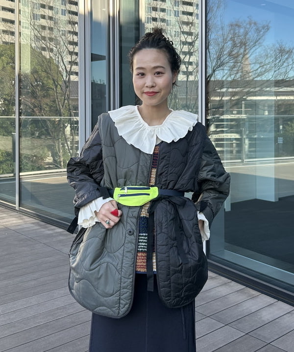 清水 彩乃さんの「BEAMS WOMEN｜クレイジー デタッチ スリーブ ライナー」を使ったコーディネート