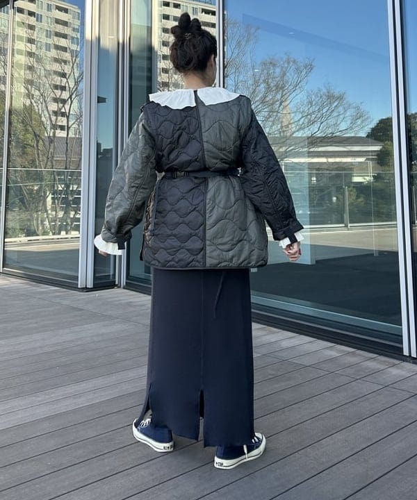 清水 彩乃さんの「BEAMS WOMEN｜クレイジー デタッチ スリーブ ライナー」を使ったコーディネート