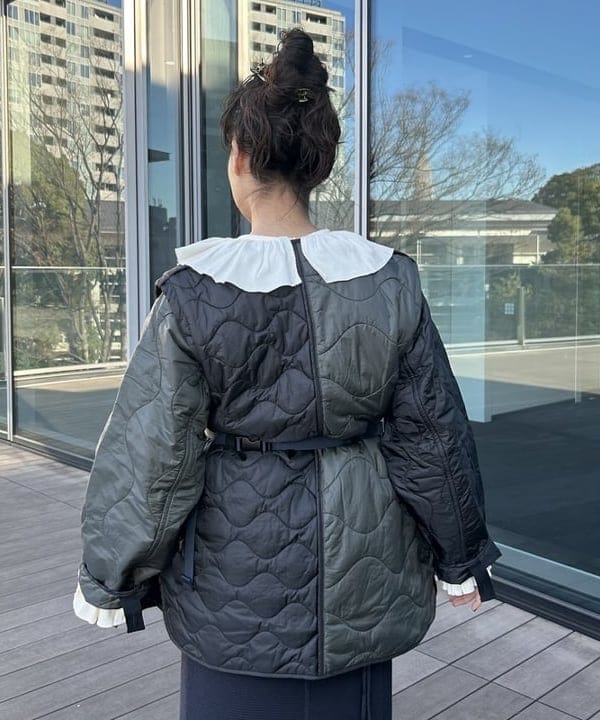 清水 彩乃さんの「BEAMS WOMEN｜クレイジー デタッチ スリーブ ライナー」を使ったコーディネート