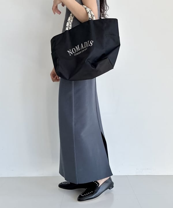 中丸　栞さんの「BEAMS WOMEN｜【別注】NOMADIS / SAC2 W リバーシブル ロゴトートバッグ」を使ったコーディネート