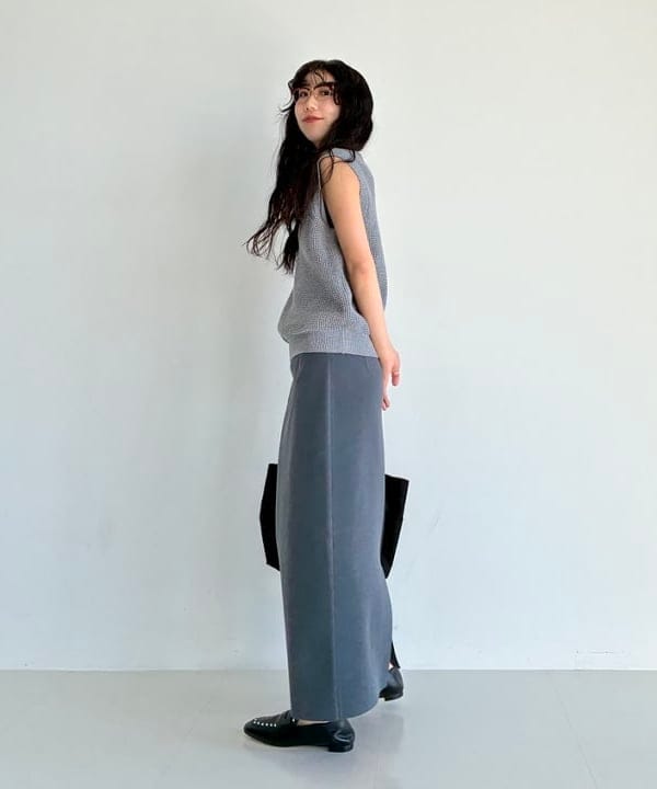 中丸　栞さんの「BEAMS WOMEN｜【別注】NOMADIS / SAC2 W リバーシブル ロゴトートバッグ」を使ったコーディネート