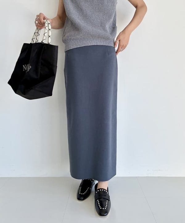 中丸　栞さんの「BEAMS WOMEN｜【別注】NOMADIS / SAC2 W リバーシブル ロゴトートバッグ」を使ったコーディネート