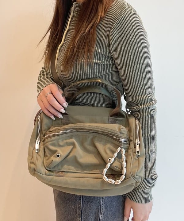 松本 佳菜子さんの「BEAMS WOMEN｜オーバーダイ デニム パンツ」を使ったコーディネート