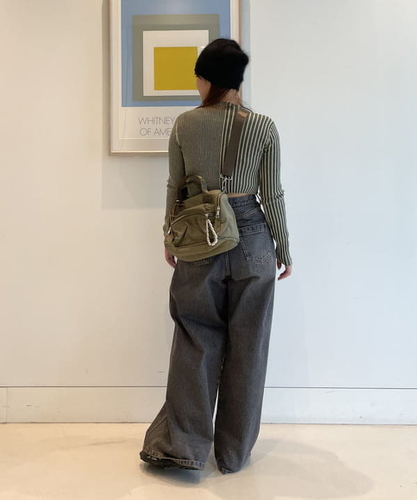 松本 佳菜子さんの「BEAMS WOMEN｜オーバーダイ デニム パンツ」を使ったコーディネート