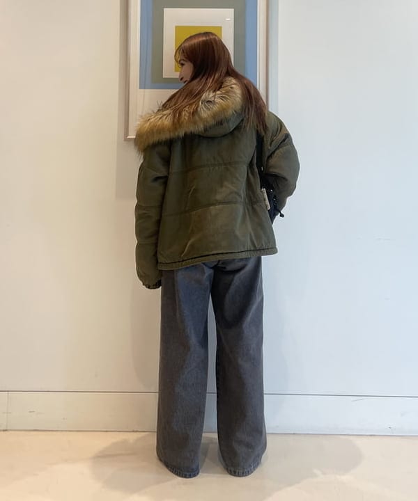 松本 佳菜子さんの「BEAMS WOMEN｜CONTROL FREAK / DOWNY ショルダーバッグ」を使ったコーディネート