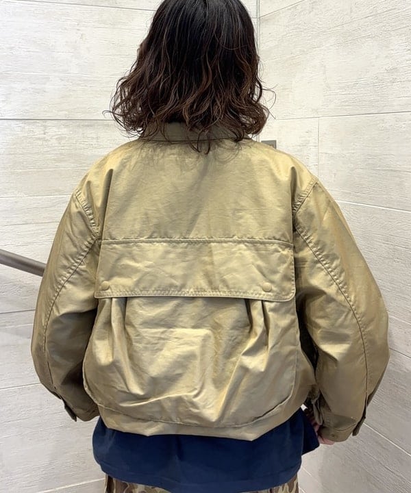 み　う　ちさんの「BEAMS WOMEN｜フリーダムスリーブ Vネック スウェット」を使ったコーディネート