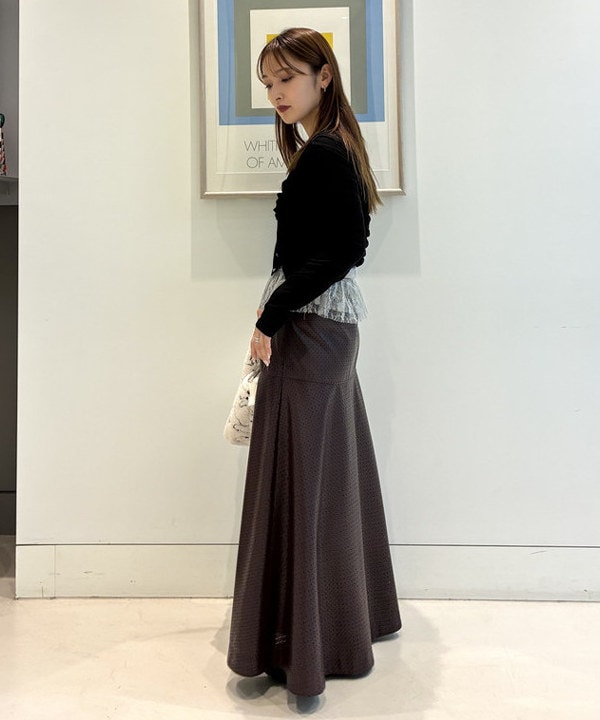 松本 佳菜子さんの「BEAMS WOMEN｜リブ シャーリング カーディガン」を使ったコーディネート