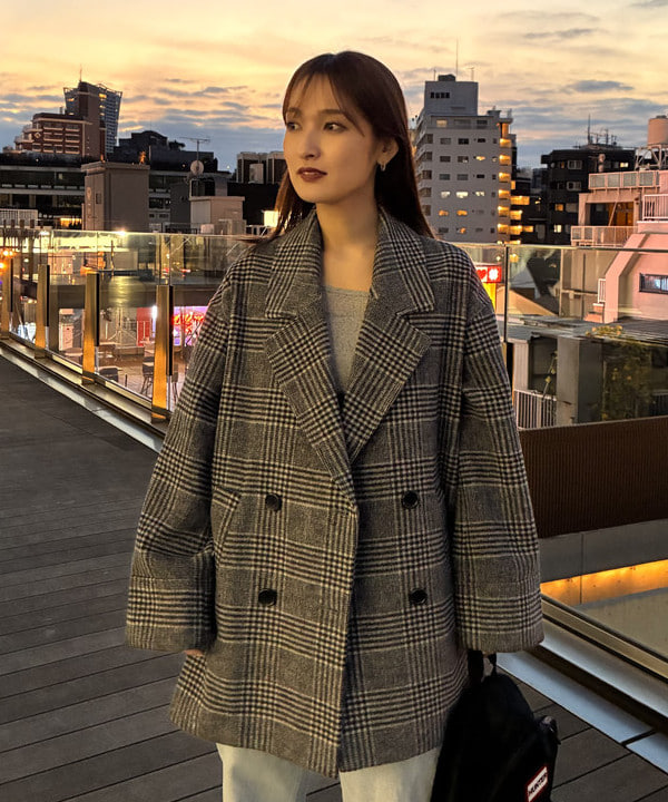 松本 佳菜子さんの「BEAMS WOMEN｜チェック ビーバー ダブル ハーフコート」を使ったコーディネート