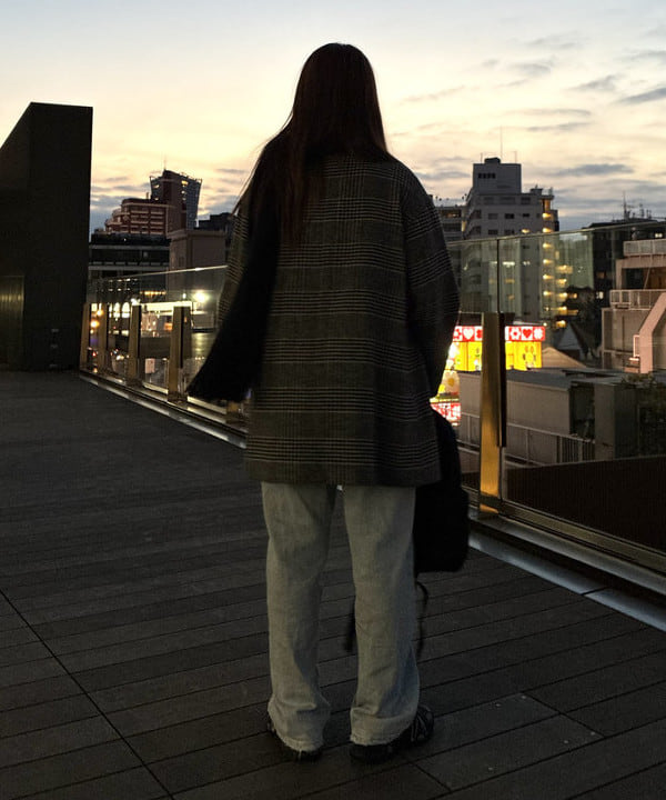 松本 佳菜子さんの「BEAMS WOMEN｜チェック ビーバー ダブル ハーフコート」を使ったコーディネート