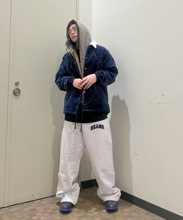 菊田 悠さんの「BEAMS WOMEN｜BEAMS ロゴ スウェット パンツ」を使ったコーディネート
