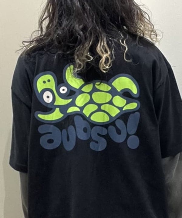 菊田 悠さんの「BEAMS WOMEN｜BEAMS ロゴ スウェット パンツ」を使ったコーディネート