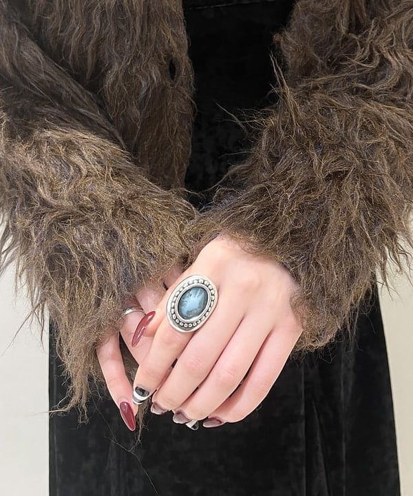 江口 息吹さんの「BEAMS WOMEN｜ベロア レース レイヤー ワンピース」を使ったコーディネート