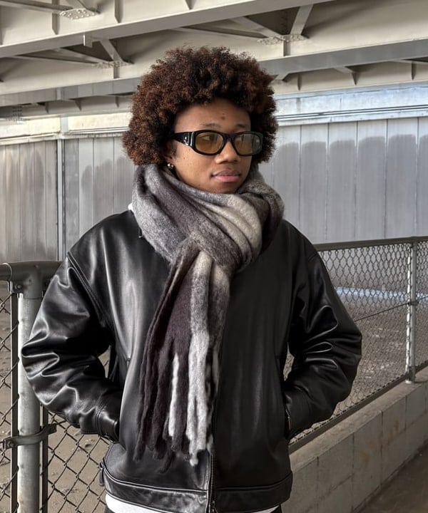 NADEL ナデールさんの「BEAMS WOMEN｜ビッグ シャギー マフラー」を使ったコーディネート