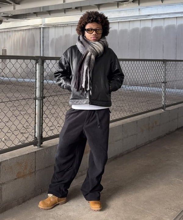 NADEL ナデールさんの「BEAMS WOMEN｜ビッグ シャギー マフラー」を使ったコーディネート