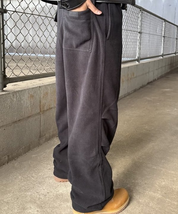 NADEL ナデールさんの「BEAMS WOMEN｜ビッグ シャギー マフラー」を使ったコーディネート