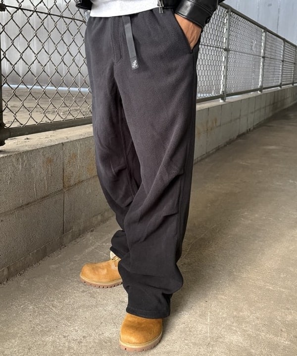 NADEL ナデールさんの「BEAMS WOMEN｜ビッグ シャギー マフラー」を使ったコーディネート