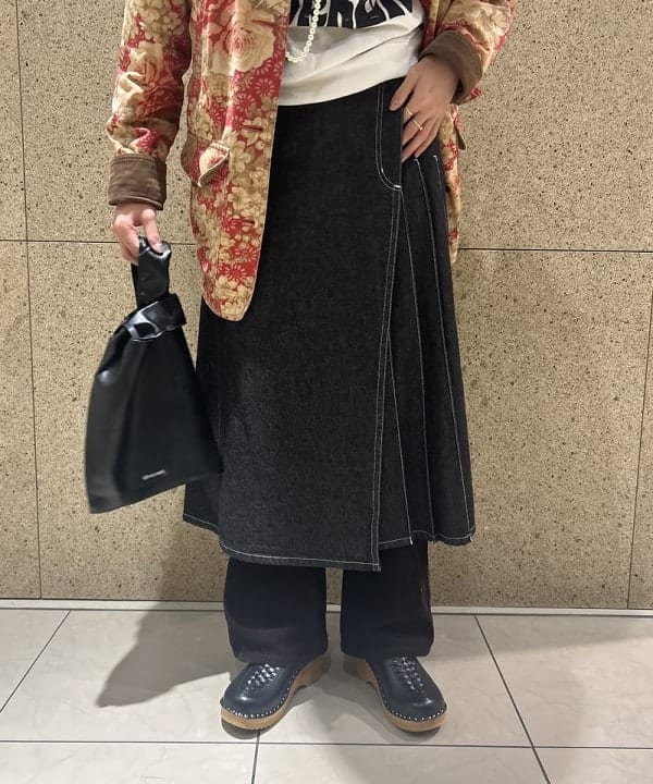 MATSUMOTO AMIさんの「BEAMS WOMEN｜ラップ プリーツ スカート」を使ったコーディネート