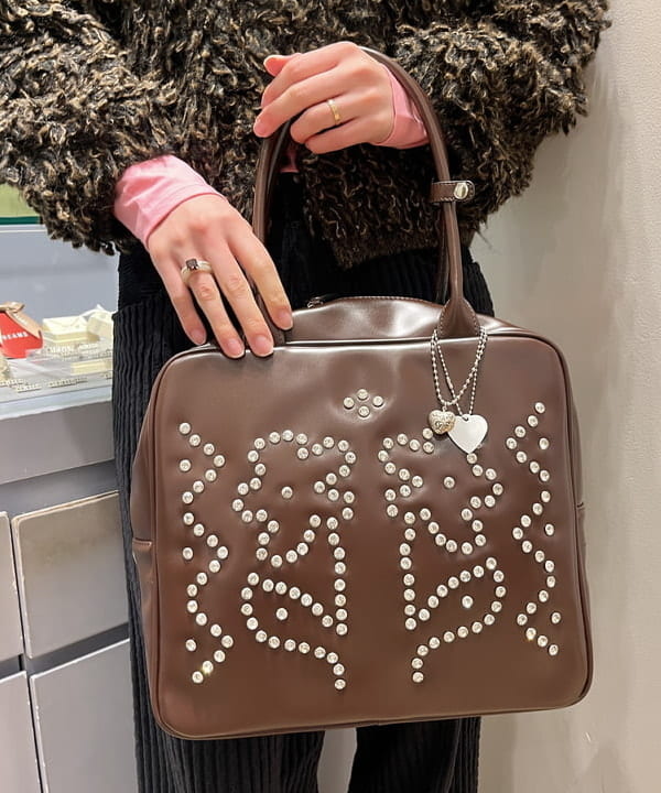 神坂 莉子さんの「BEAMS WOMEN｜柄ハート ボールチェーン ブレスレット」を使ったコーディネート