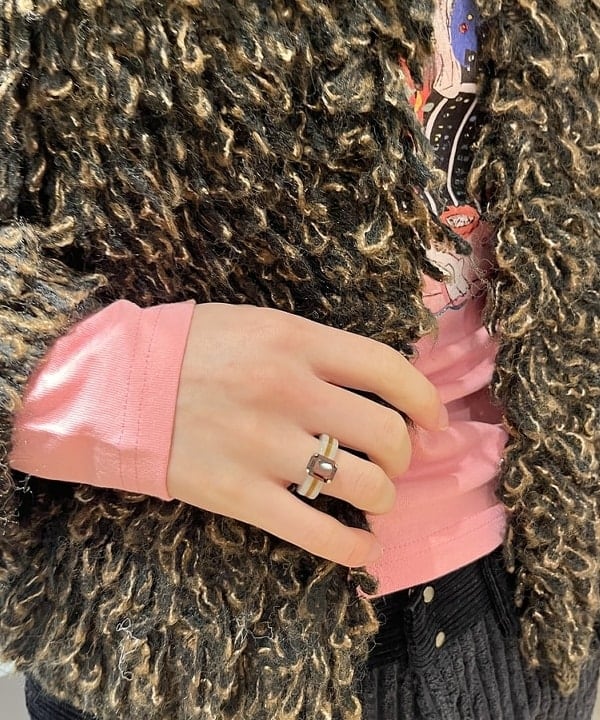 神坂 莉子さんの「BEAMS WOMEN｜柄ハート ボールチェーン ブレスレット」を使ったコーディネート