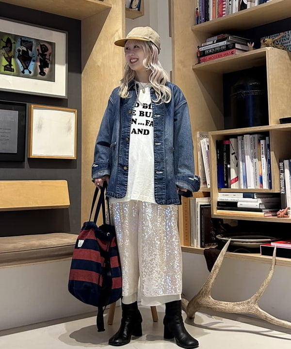 ando naoさんの「BEAMS WOMEN｜【別注】Winner Caps / スエード &times; ツイル キャップ」を使ったコーディネート