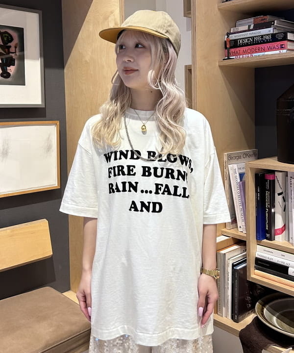 ando naoさんの「BEAMS WOMEN｜【別注】Winner Caps / スエード &times; ツイル キャップ」を使ったコーディネート