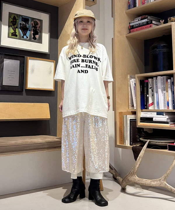 ando naoさんの「BEAMS WOMEN｜【別注】Winner Caps / スエード &times; ツイル キャップ」を使ったコーディネート