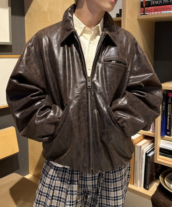 照田 拓史さんの「BEAMS WOMEN｜ワイドショートフィット ゴートレザー ジップブルゾン」を使ったコーディネート