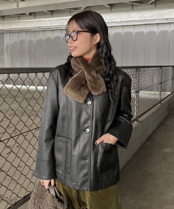 みやさかさんの「BEAMS WOMEN｜BAUM UND PFERDGARTEN / フェイクレザー 3ポケット ジャケット」を使ったコーディネート