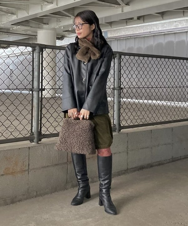 みやさかさんの「BEAMS WOMEN｜BAUM UND PFERDGARTEN / フェイクレザー 3ポケット ジャケット」を使ったコーディネート