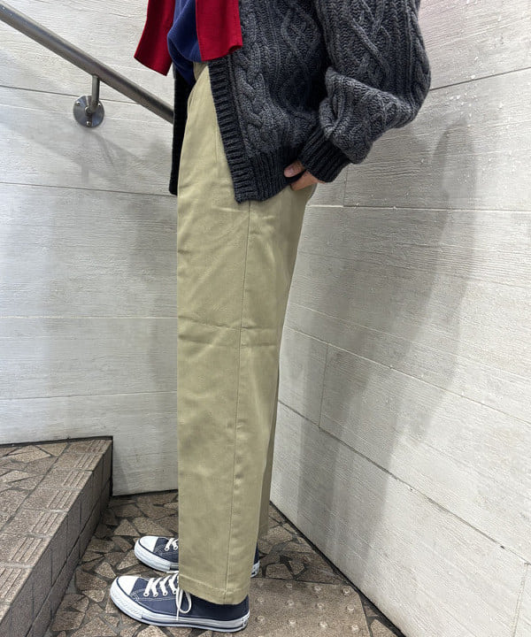 み　う　ちさんの「BEAMS WOMEN｜【別注】Dickies / 2プリーツ パンツ」を使ったコーディネート