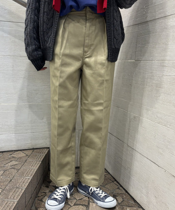 み　う　ちさんの「BEAMS WOMEN｜【別注】Dickies / 2プリーツ パンツ」を使ったコーディネート
