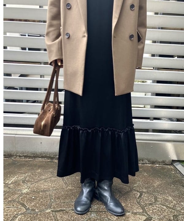 岡 妃呂美さんの「BEAMS WOMEN｜ダブルクロス ロング ジャケット」を使ったコーディネート