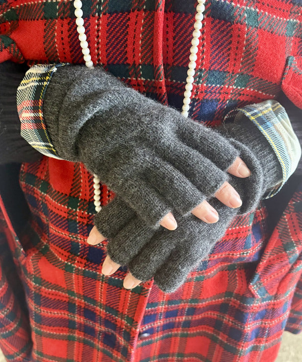 みりさんの「無地 カラー ロング マフラー」を使ったコーディネート