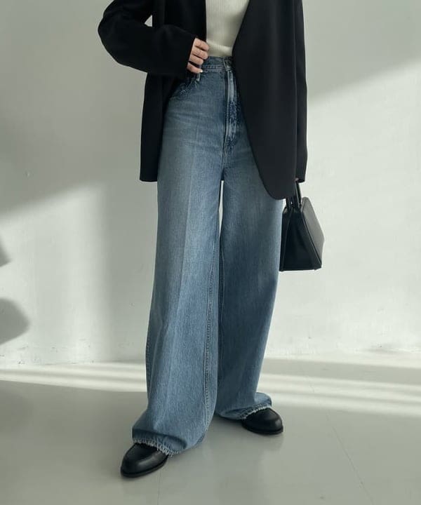 SAKAIさんの「BEAMS WOMEN｜【別注】upper hights / THE SISTER デニムパンツ BRUME」を使ったコーディネート