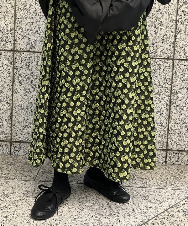 森本 理絵さんの「BEAMS WOMEN｜中綿 スタンドカラー ボリューム ブルゾン」を使ったコーディネート