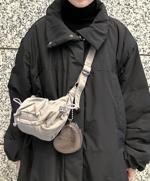 森本 理絵さんの「BEAMS WOMEN｜中綿 スタンドカラー ボリューム ブルゾン」を使ったコーディネート