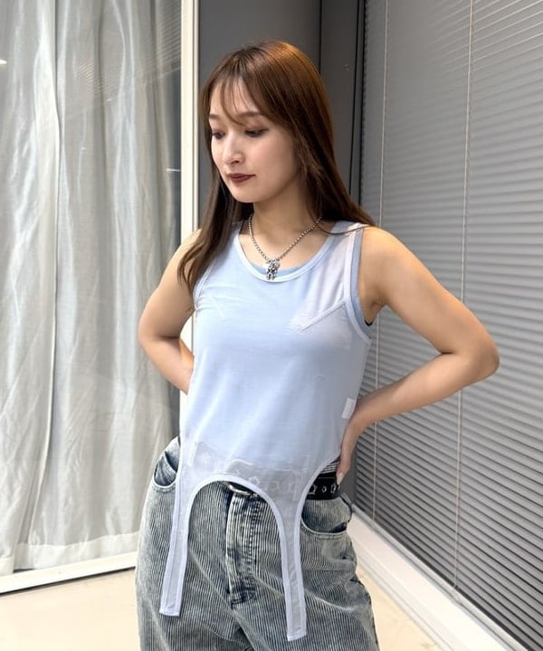 松本 佳菜子さんの「BEAMS WOMEN｜コーデュロイ 5ポケット ワイド パンツ」を使ったコーディネート