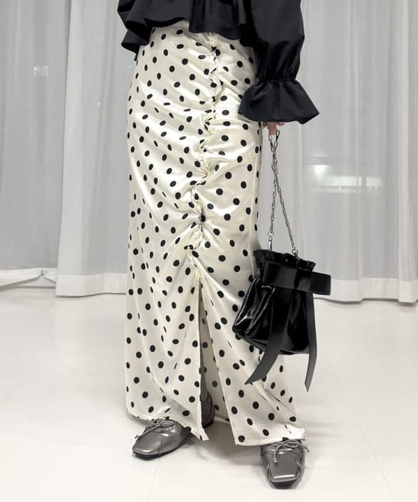 松本 佳菜子さんの「BEAMS WOMEN｜14ゲージ リブ タートル ネック ニット」を使ったコーディネート