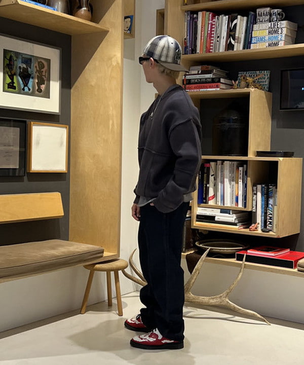 照田 拓史さんの「BEAMS WOMEN｜5ゲージ パネル クルーネック ニット」を使ったコーディネート