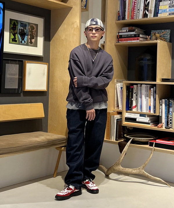 照田 拓史さんの「BEAMS WOMEN｜5ゲージ パネル クルーネック ニット」を使ったコーディネート