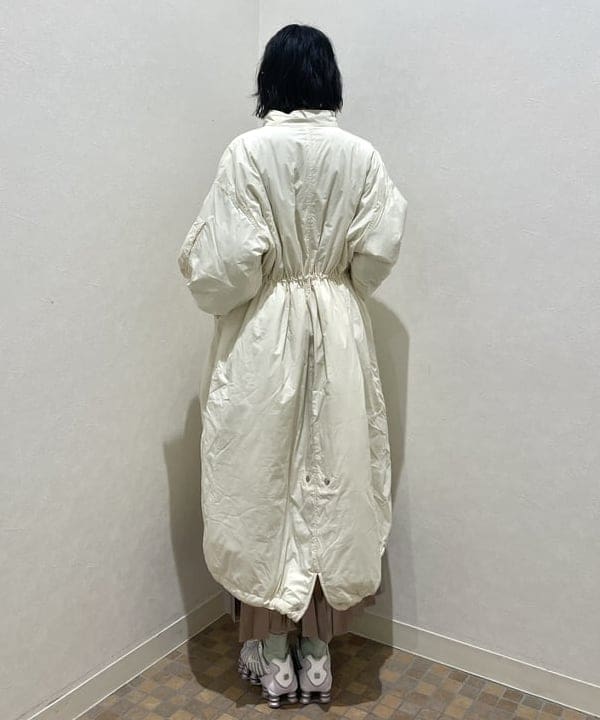 加歩さんの「BEAMS WOMEN｜シャーリング ジップ Vネック カーディガン」を使ったコーディネート