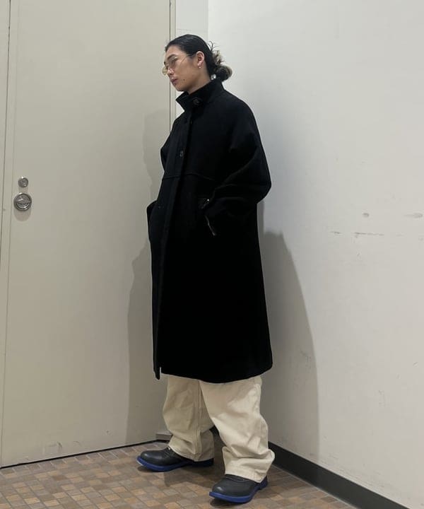 菊田 悠さんの「BEAMS WOMEN｜スタンドカラー シングル コート」を使ったコーディネート