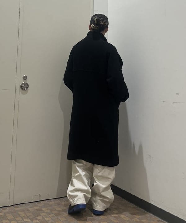 菊田 悠さんの「BEAMS WOMEN｜スタンドカラー シングル コート」を使ったコーディネート