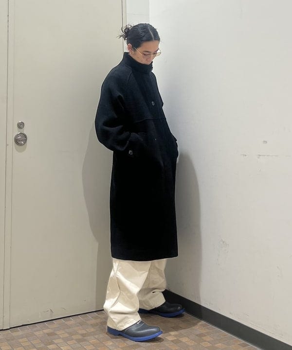 菊田 悠さんの「BEAMS WOMEN｜スタンドカラー シングル コート」を使ったコーディネート