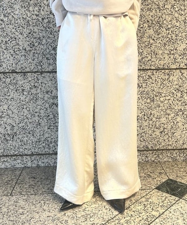 大槻 まひろさんの「BEAMS WOMEN｜1984 チャーム ネックレス」を使ったコーディネート