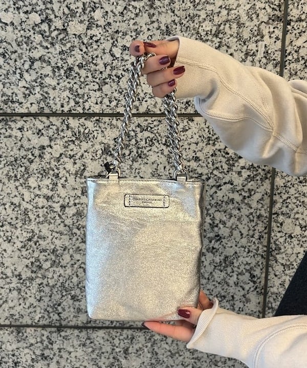 大槻 まひろさんの「BEAMS WOMEN｜1984 チャーム ネックレス」を使ったコーディネート