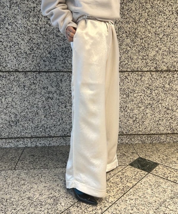 大槻 まひろさんの「BEAMS WOMEN｜1984 チャーム ネックレス」を使ったコーディネート