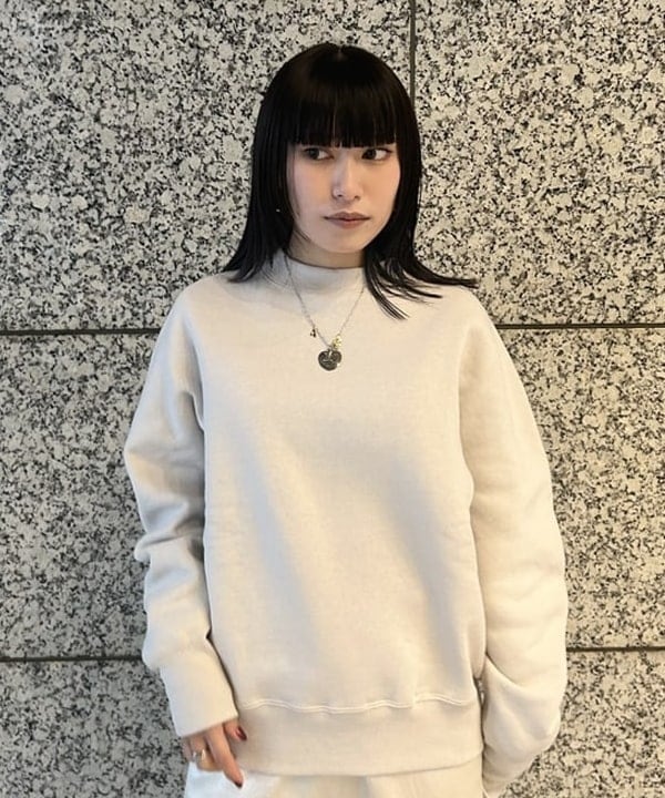 大槻 まひろさんの「BEAMS WOMEN｜1984 チャーム ネックレス」を使ったコーディネート