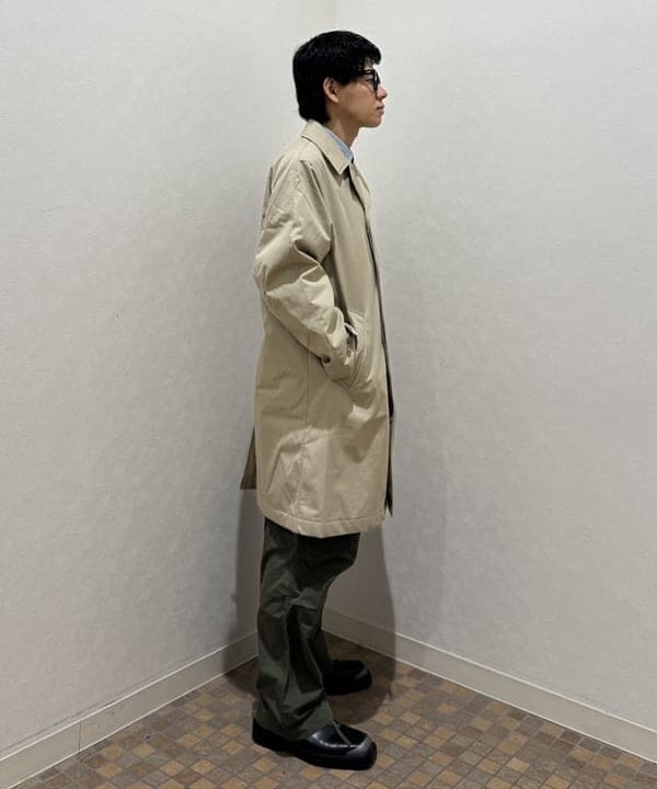 配島 孝明さんの「BEAMS WOMEN｜ストレッチ オックスフォード ミニボタンダウンシャツ」を使ったコーディネート