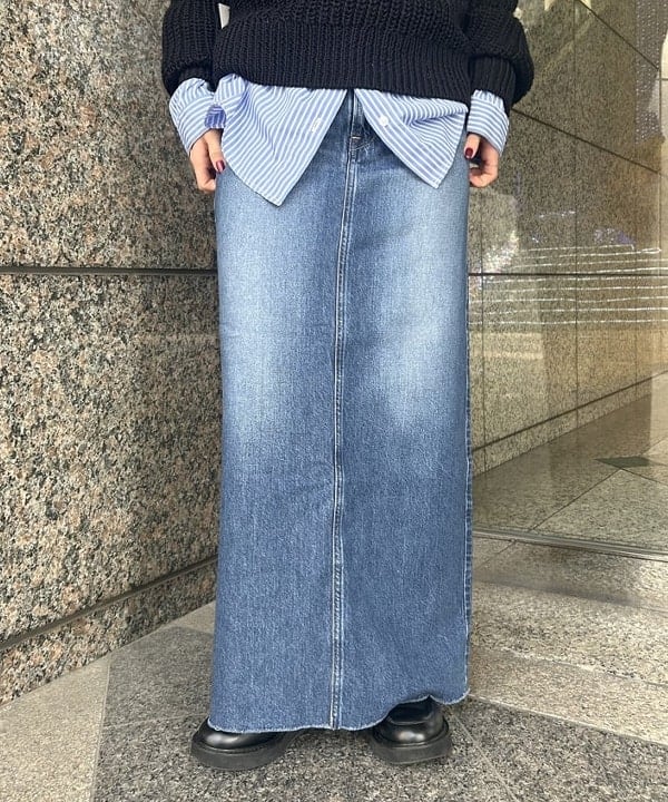 大槻 まひろさんの「BEAMS WOMEN｜【別注】upper hights / THE HERENA デニムスカート」を使ったコーディネート